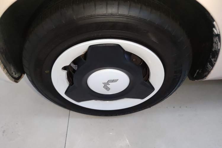Used Wuling Hongguang MINIEV 2021 Macaron Premium Model – Lithium Iron Phosphate Left Front Wheel Hub