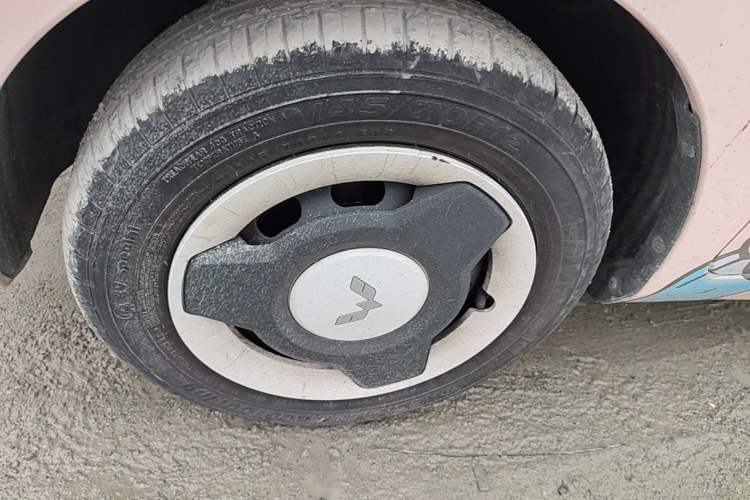 Used Wuling Hongguang MINIEV 2021 Macaron Fashion Model Lithium Iron Phosphate Left Front Wheel Hub