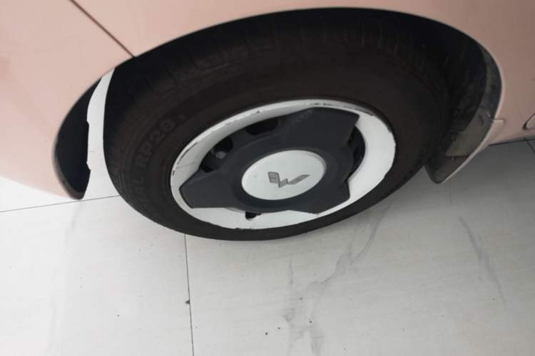 Used Wuling Hongguang MINIEV 2021 Macaron Premium Model – Lithium Iron Phosphate Left Front Wheel Hub