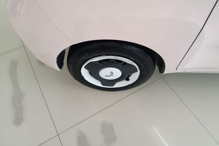 Used Wuling Hongguang MINIEV 2021 Macaron Premium Model – Lithium Iron Phosphate Left Front Wheel Hub