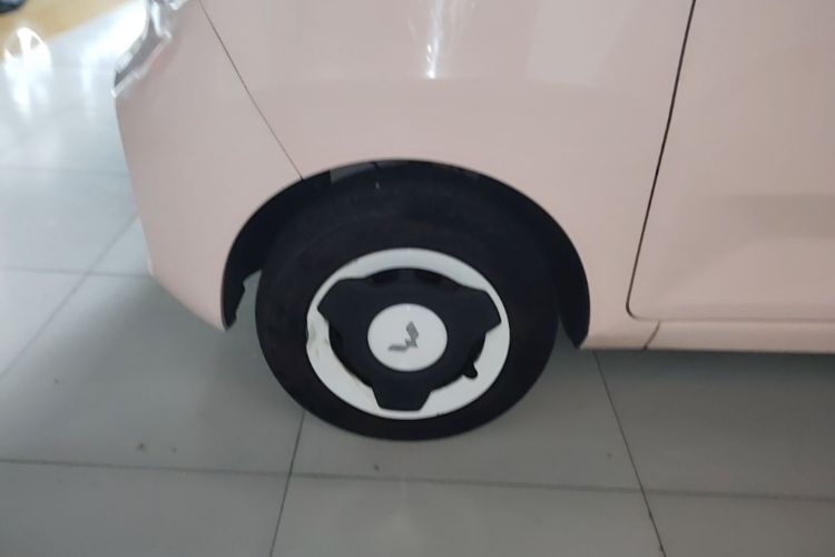 Used Wuling Hongguang MINIEV 2021 Macaron Fashion Model Lithium Iron Phosphate Left Front Wheel Hub