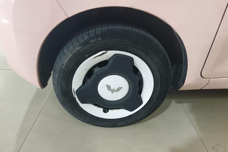 Used Wuling Hongguang MINIEV 2021 Macaron Fashion Model Lithium Iron Phosphate Left Front Wheel Hub