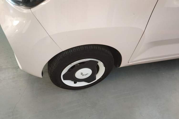 Used Wuling Hongguang MINIEV 2021 Macaron Premium Model – Lithium Iron Phosphate Left Front Wheel Hub