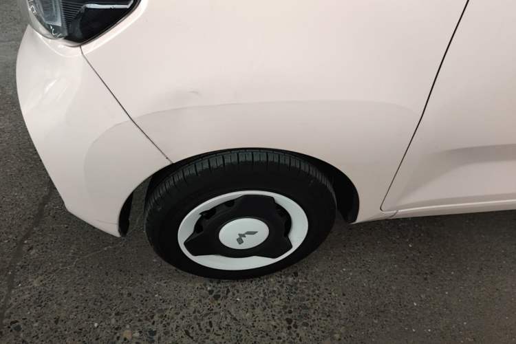Used Wuling Hongguang MINIEV 2021 Macaron Fashion Model Lithium Iron Phosphate Left Front Wheel Hub