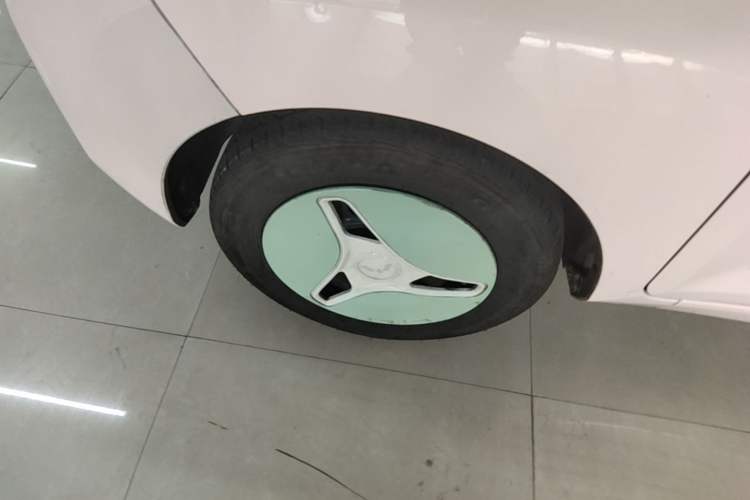 Used Wuling Hongguang MINIEV 2021 Macaron Premium Model – Lithium Iron Phosphate Left Front Wheel Hub