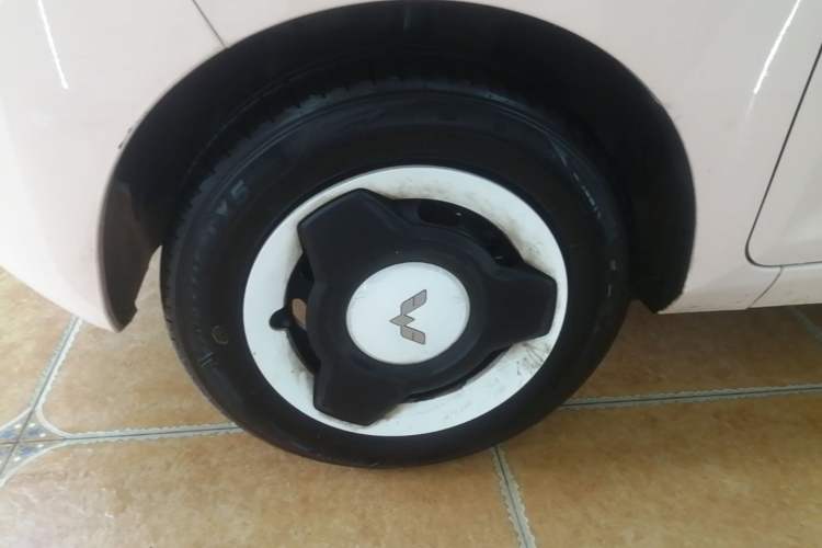 Used Wuling Hongguang MINIEV 2021 Macaron Premium Model – Lithium Iron Phosphate Left Front Wheel Hub