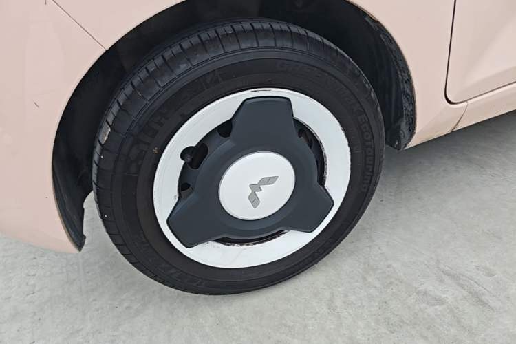 Used Wuling Hongguang MINIEV 2021 Macaron Premium Model – Lithium Iron Phosphate Left Front Wheel Hub