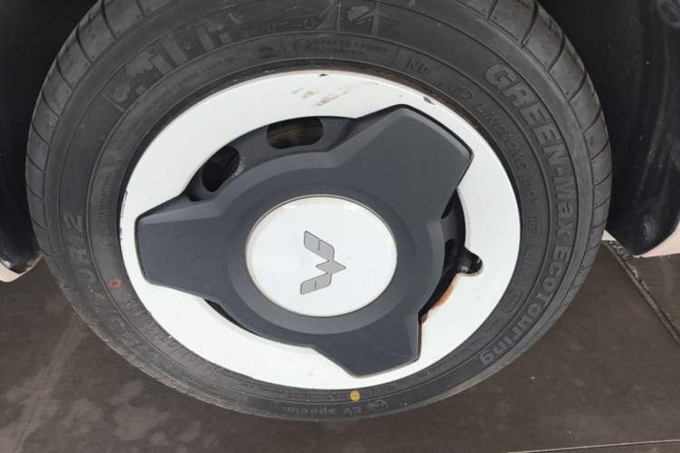 Used Wuling Hongguang MINIEV 2021 Macaron Premium Model – Lithium Iron Phosphate Left Front Wheel Hub