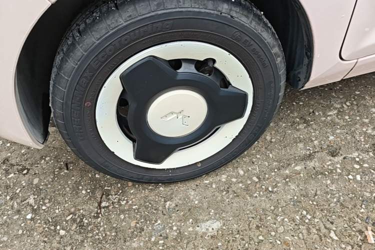 Used Wuling Hongguang MINIEV 2021 Macaron Premium Model – Lithium Iron Phosphate Left Front Wheel Hub