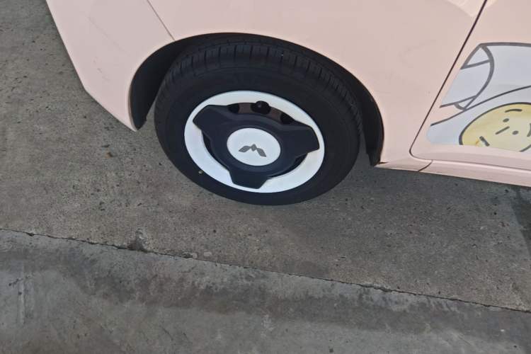 Used Wuling Hongguang MINIEV 2021 Macaron Premium Model – Lithium Iron Phosphate Left Front Wheel Hub