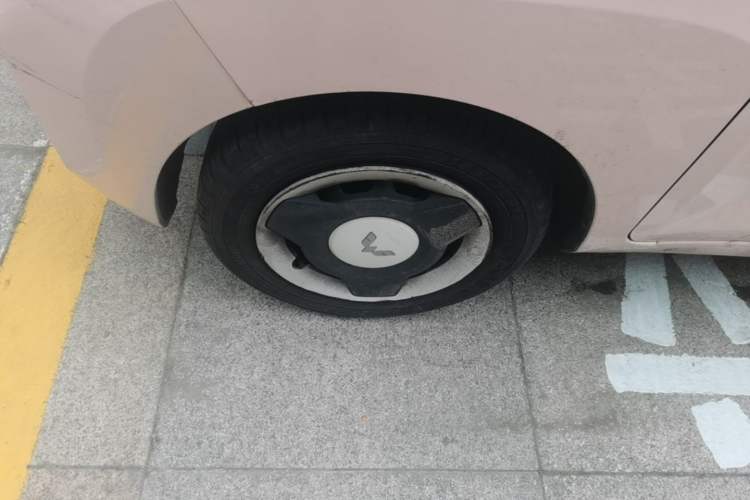 Used Wuling Hongguang MINIEV 2021 Macaron Premium Model – Lithium Iron Phosphate Left Front Wheel Hub
