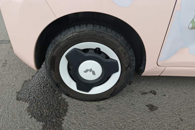 Used Wuling Hongguang MINIEV 2021 Macaron Premium Model – Lithium Iron Phosphate Left Front Wheel Hub