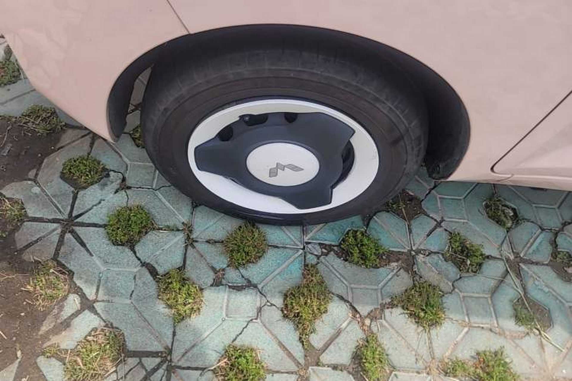 Used Wuling Hongguang MINIEV 2021 Macaron Premium Model – Lithium Iron Phosphate Left Front Wheel Hub