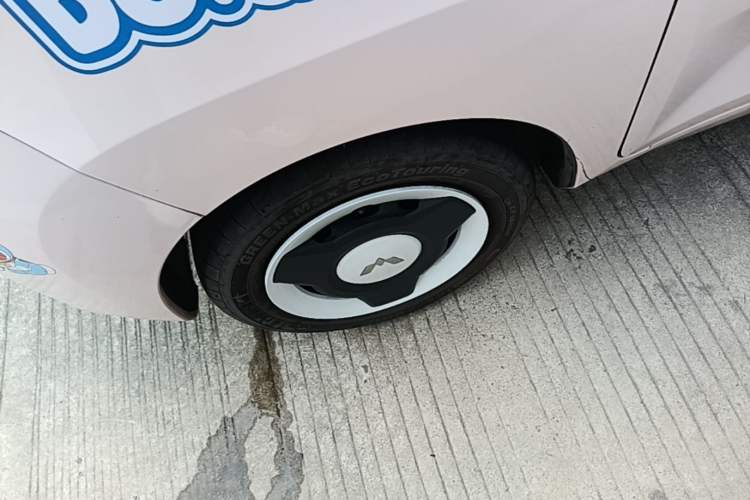 Used Wuling Hongguang MINIEV 2021 Macaron Premium Model – Lithium Iron Phosphate Left Front Wheel Hub