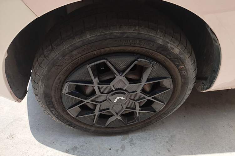 Used Wuling Hongguang MINIEV 2021 Macaron Premium Model – Lithium Iron Phosphate Left Front Wheel Hub