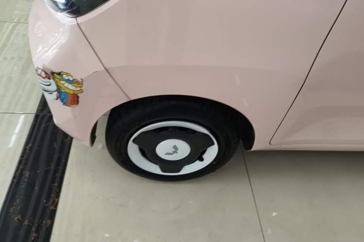 Used Wuling Hongguang MINIEV 2021 Macaron Premium Model – Lithium Iron Phosphate Left Front Wheel Hub