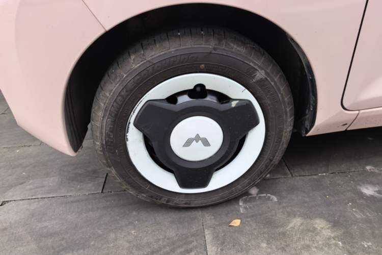 Used Wuling Hongguang MINIEV 2021 Macaron Premium Model – Lithium Iron Phosphate Left Front Wheel Hub