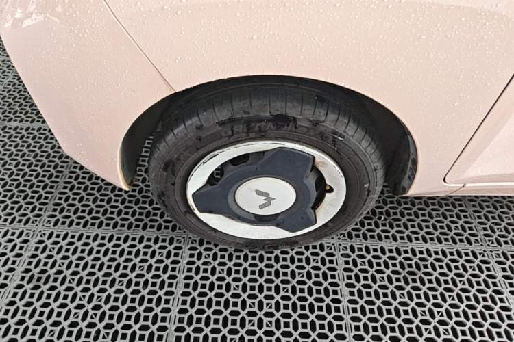 Used Wuling Hongguang MINIEV 2021 Macaron Premium Model – Lithium Iron Phosphate Left Front Wheel Hub