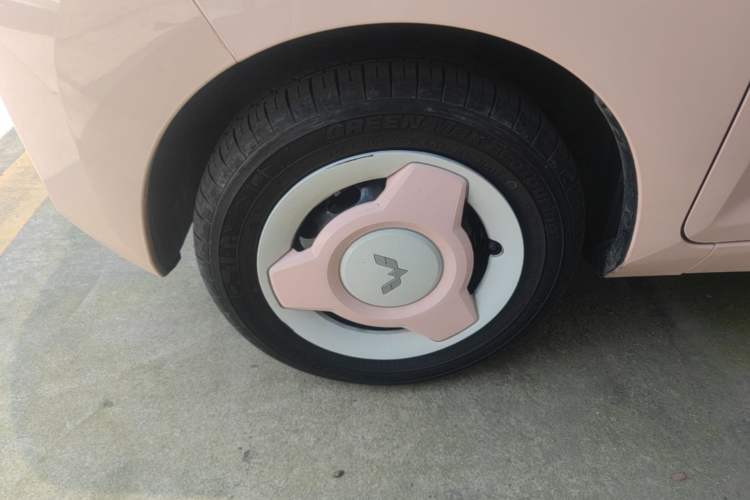 Used Wuling Hongguang MINIEV 2021 Macaron Premium Model – Lithium-NMC Left Front Wheel Hub