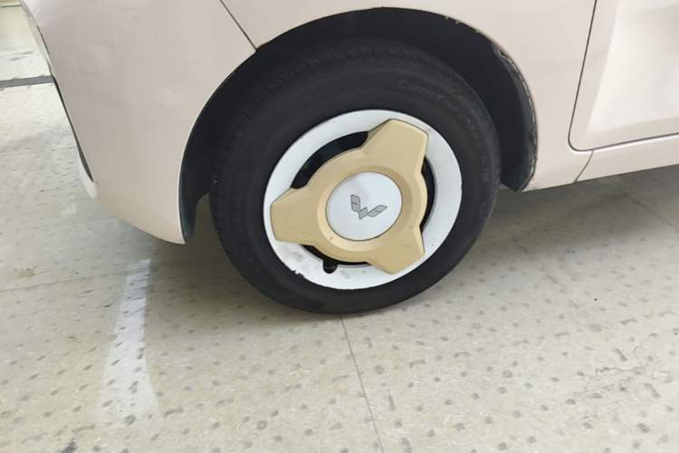 Used Wuling Hongguang MINIEV 2021 Macaron Premium Model – Lithium Iron Phosphate Left Front Wheel Hub
