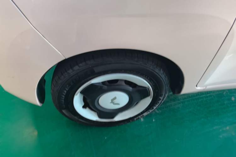 Used Wuling Hongguang MINIEV 2021 Macaron Premium Model – Lithium Iron Phosphate Left Front Wheel Hub