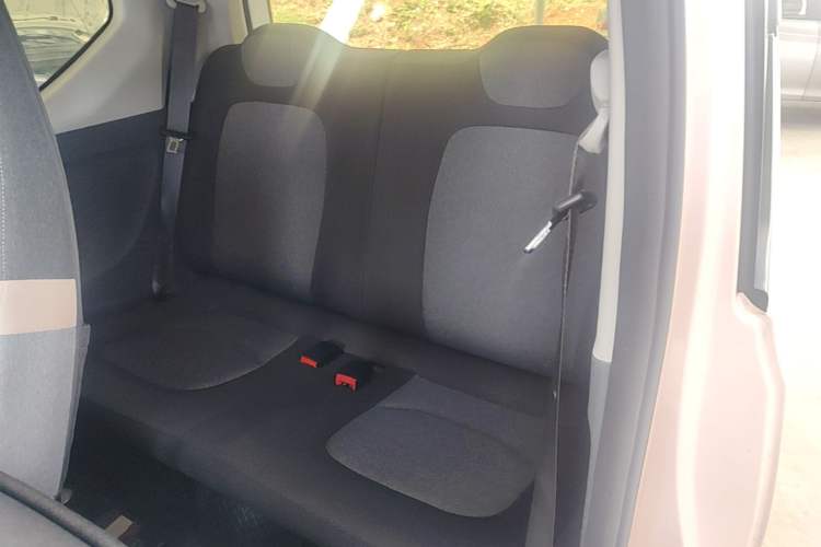 Used Wuling Hongguang MINIEV 2021 Macaron Fashion Model Lithium Iron Phosphate Left Rear Seat