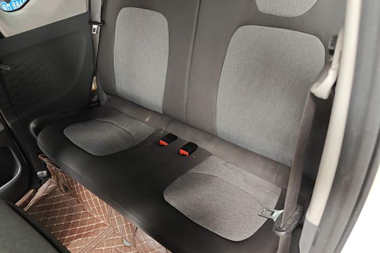 Used Wuling Hongguang MINIEV 2021 Macaron Sandwich Model 170 km Lithium Iron Phosphate Left Rear Seat
