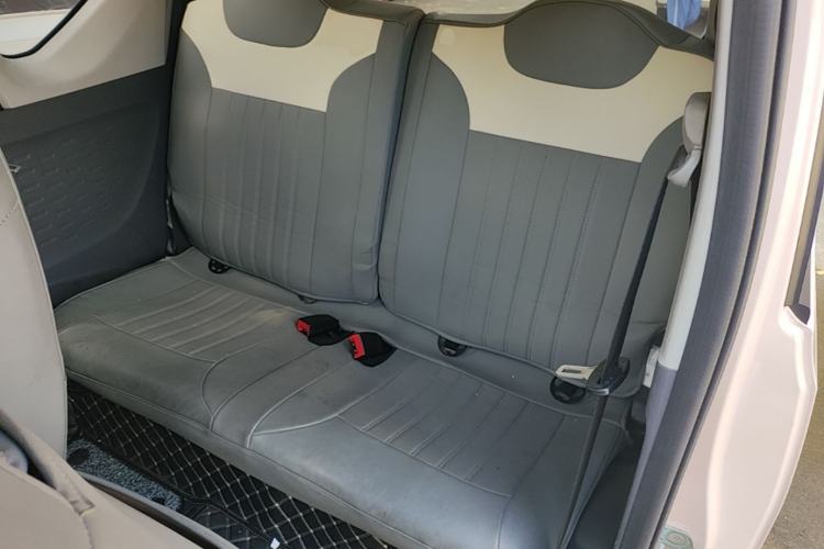 Used Wuling Hongguang MINIEV 2021 Macaron Sandwich Model 170 km Lithium Ternary Left Rear Seat