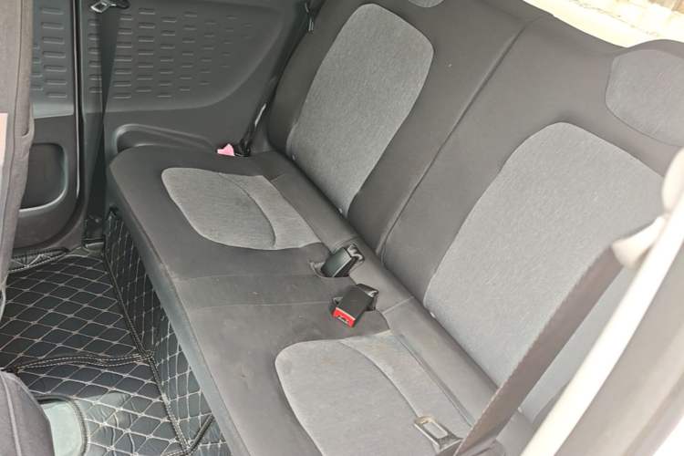 Used Wuling Hongguang MINIEV 2021 Macaron Fashion Model Lithium Iron Phosphate Left Rear Seat