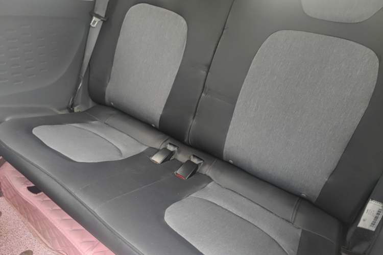 Used Wuling Hongguang MINIEV 2021 Macaron Sandwich Model 120 km Lithium Iron Phosphate Left Rear Seat