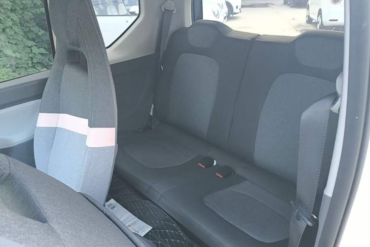 Used Wuling Hongguang MINIEV 2021 Macaron Premium Model – Lithium Iron Phosphate Left Rear Seat