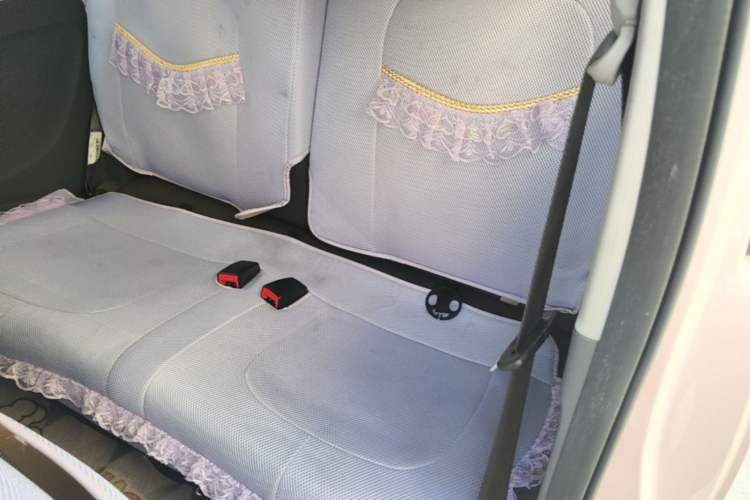 Used Wuling Hongguang MINIEV 2021 Macaron Sandwich Model 170 km Lithium Ternary Left Rear Seat