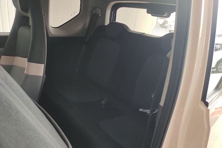 Used Wuling Hongguang MINIEV 2021 Macaron Fashion Edition Lithium-Ion Battery Left Rear Seat