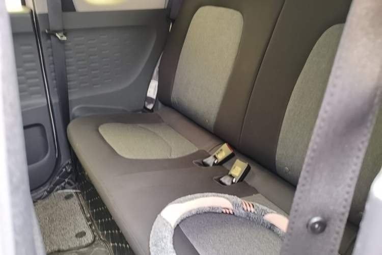 Used Wuling Hongguang MINIEV 2021 Macaron Fashion Edition Lithium-Ion Battery Left Rear Seat