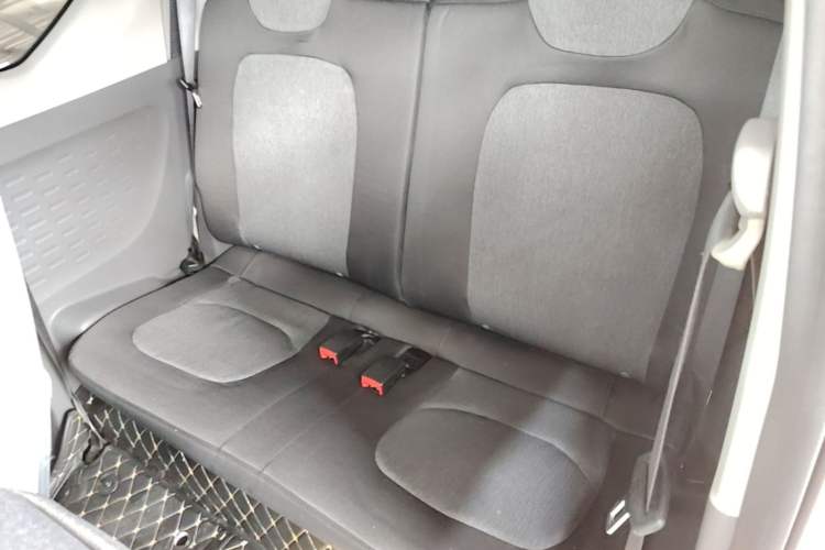 Used Wuling Hongguang MINIEV 2021 Macaron Fashion Model Lithium Iron Phosphate Left Rear Seat