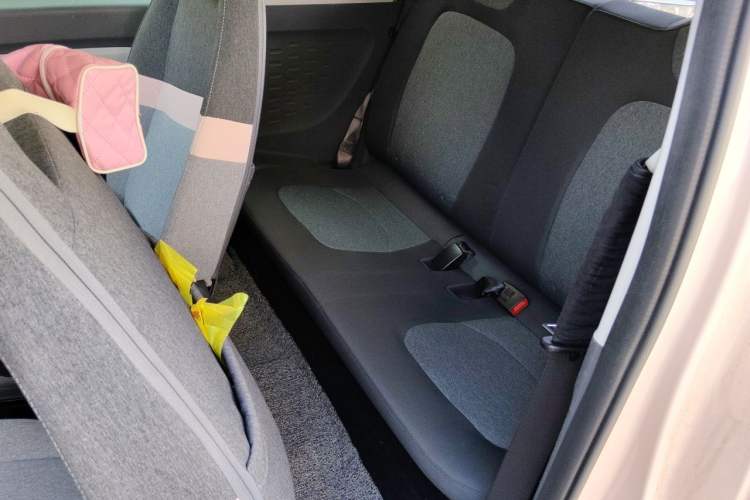 Used Wuling Hongguang MINIEV 2021 Macaron Premium Model – Lithium Iron Phosphate Left Rear Seat