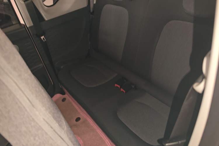 Used Wuling Hongguang MINIEV 2021 Macaron Premium Model – Lithium Iron Phosphate Left Rear Seat