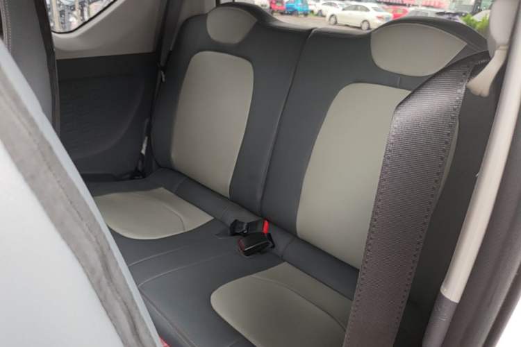 Used Wuling Hongguang MINIEV 2021 Macaron Premium Model – Lithium Iron Phosphate Left Rear Seat