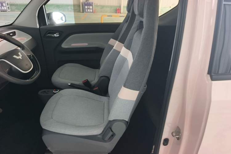 Used Wuling Hongguang MINIEV 2021 Macaron Premium Model – Lithium-NMC Left Rear Seat