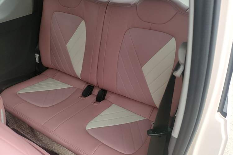 Used Wuling Hongguang MINIEV 2021 Macaron Premium Model – Lithium Iron Phosphate Left Rear Seat