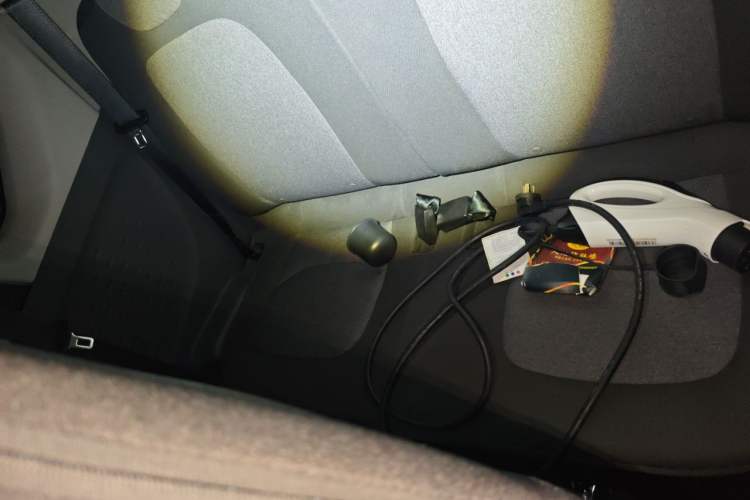 Used Wuling Hongguang MINIEV 2021 Macaron Premium Model – Lithium-NMC Left Rear Seat