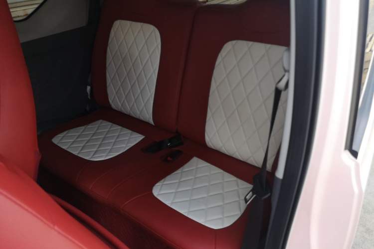 Used Wuling Hongguang MINIEV 2021 Macaron Fashion Model Lithium Iron Phosphate Left Rear Seat