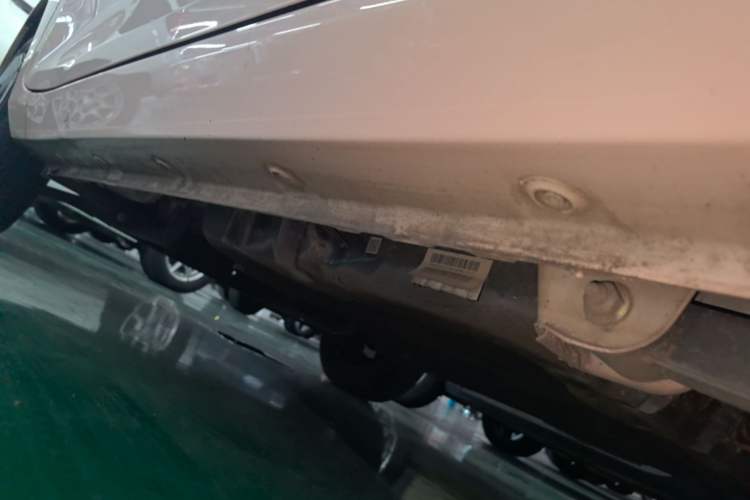 Used Wuling Hongguang MINIEV 2021 Macaron Sandwich Model 170 km Lithium Ternary Left Side Sill