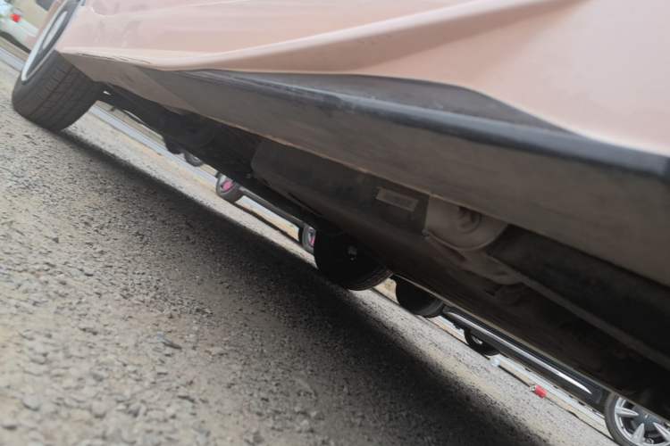 Used Wuling Hongguang MINIEV 2021 Macaron Sandwich Model 120 km Lithium Iron Phosphate Left Side Sill