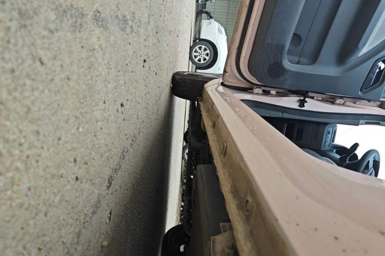Used Wuling Hongguang MINIEV 2021 Macaron Fashion Edition Lithium-Ion Battery Left Side Sill