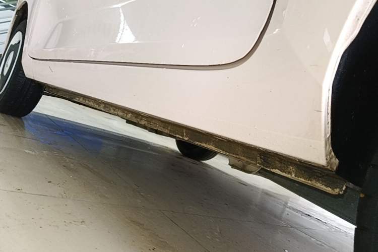 Used Wuling Hongguang MINIEV 2021 Macaron Premium Model – Lithium Iron Phosphate Left Side Sill