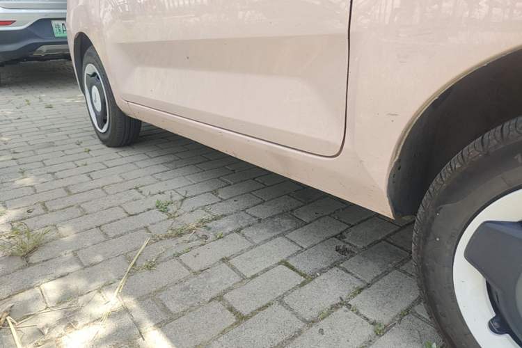 Used Wuling Hongguang MINIEV 2021 Macaron Premium Model – Lithium Iron Phosphate Left Side Sill