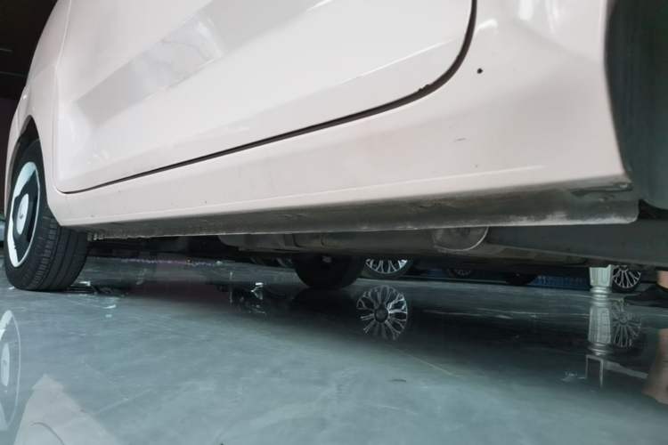 Used Wuling Hongguang MINIEV 2021 Macaron Premium Model – Lithium Iron Phosphate Left Side Sill