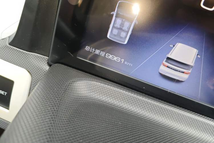 Used Wuling Hongguang MINIEV 2021 Macaron Premium Model – Lithium Iron Phosphate Odometer Close Up