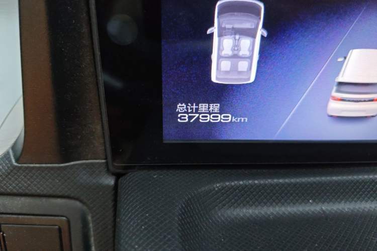 Used Wuling Hongguang MINIEV 2021 Macaron Fashion Edition Lithium-Ion Battery Odometer Close Up